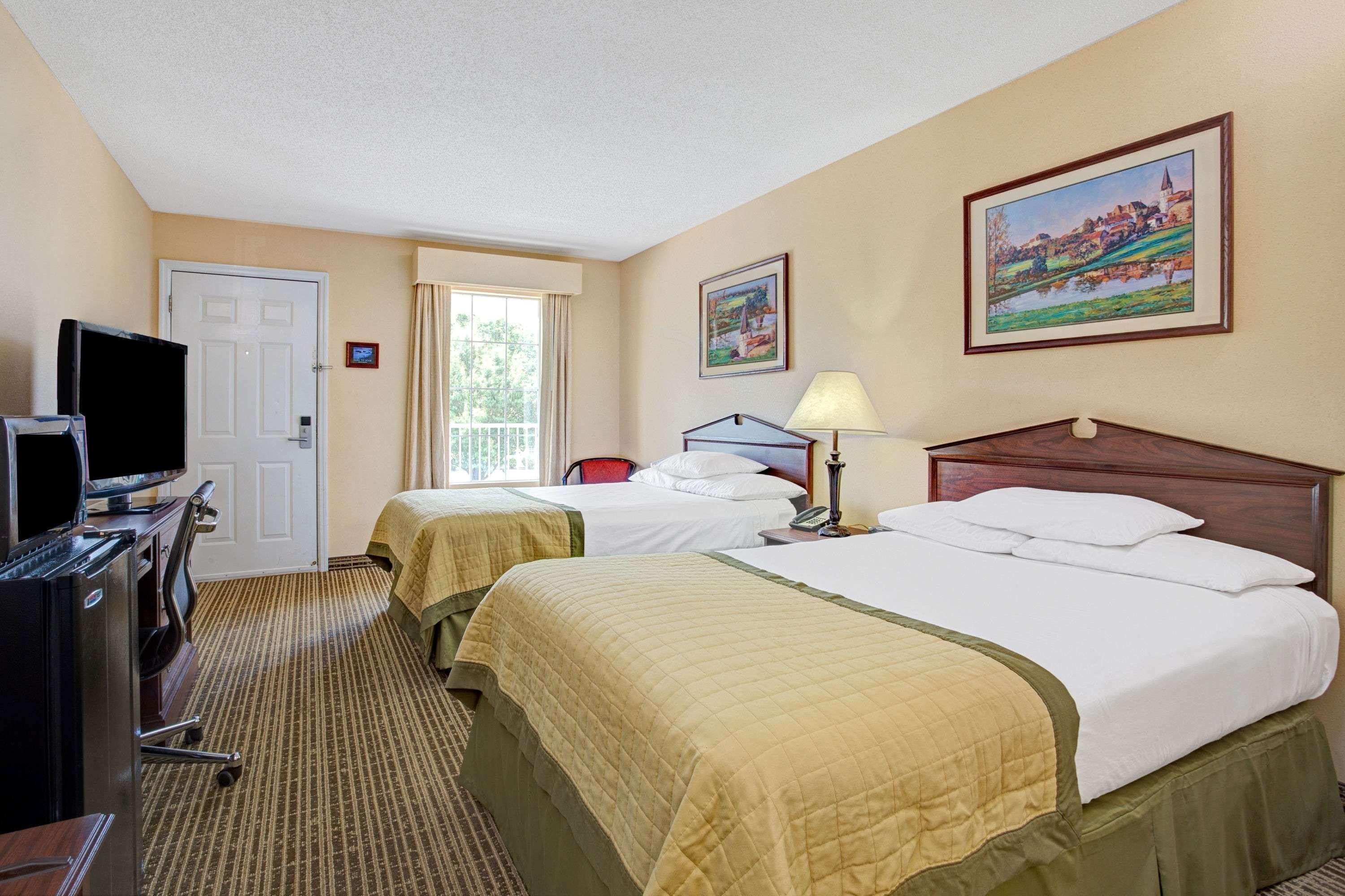 Hotel Baymont By Wyndham Smithfield Exterior foto